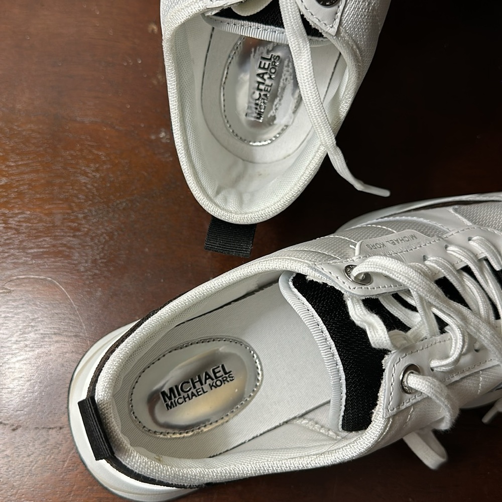 Sneaker ๐ - Picture 7 of 8